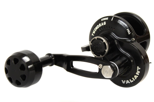 Accurate Boss Valiant Lever Drag Reels Special Edition - Black